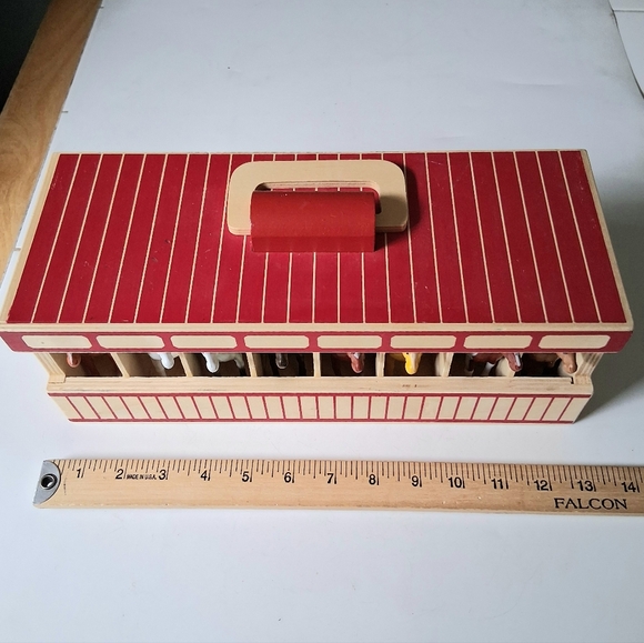 Melissa & Doug Take Along Show Horse Stable Play Set - 3744 Toy horse Figurines - Picture 16 of 16